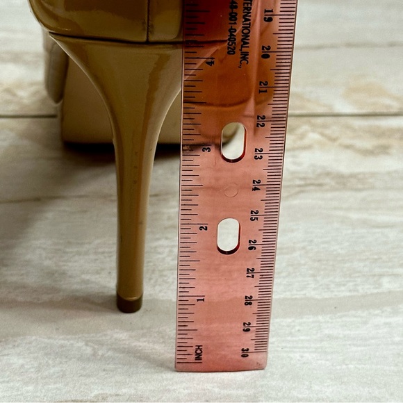 Michael Michael Kors Ionna Nude Beige Patent Leather Round Toe Platform Heels 10 - Picture 10 of 15